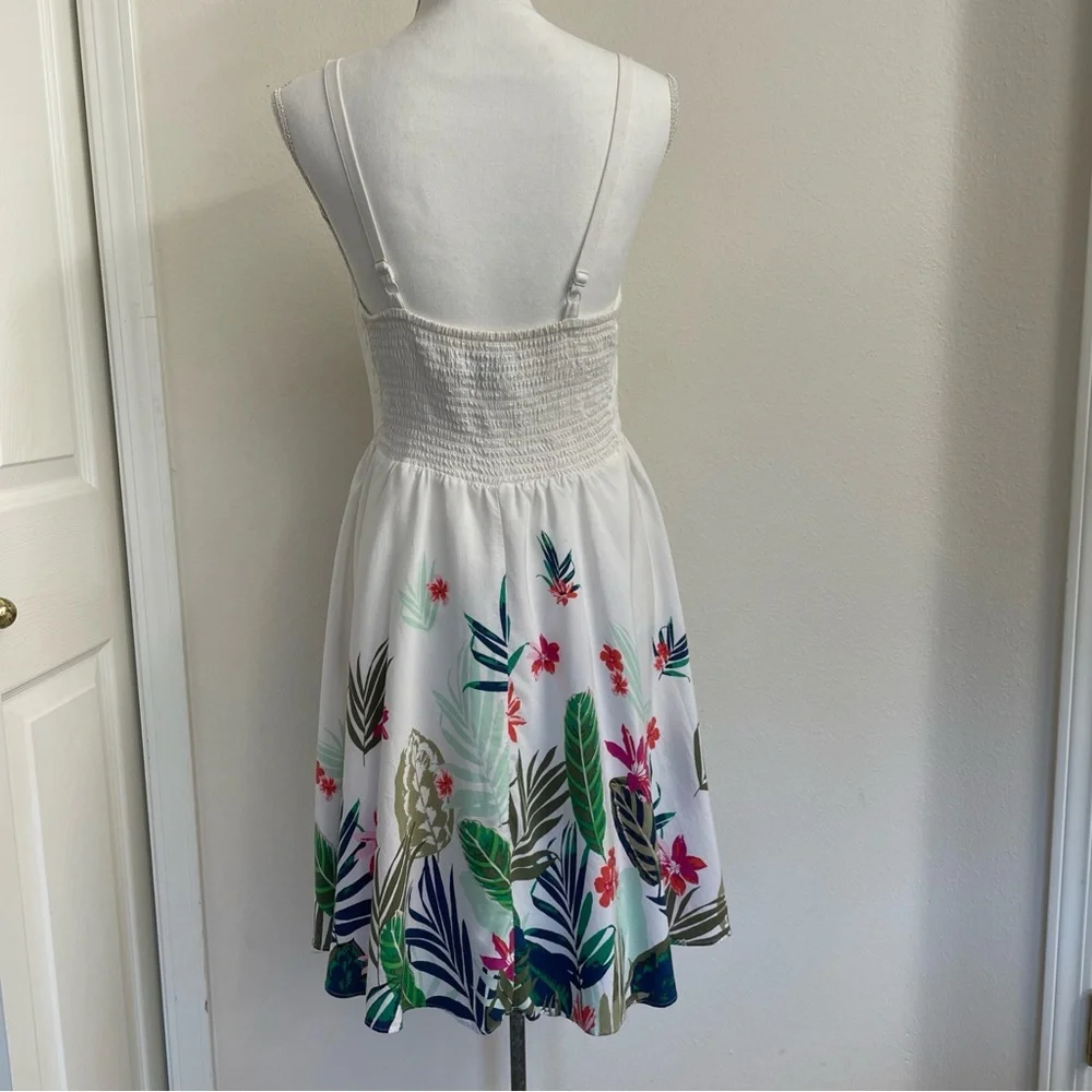 Old Navy Cami Dress size M White Tropical Floral Smocked Back Adjustable‎ Straps